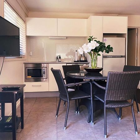 Retreat On Rita ~ Downtown Mount Maunganui With Beach Access Exterior photo